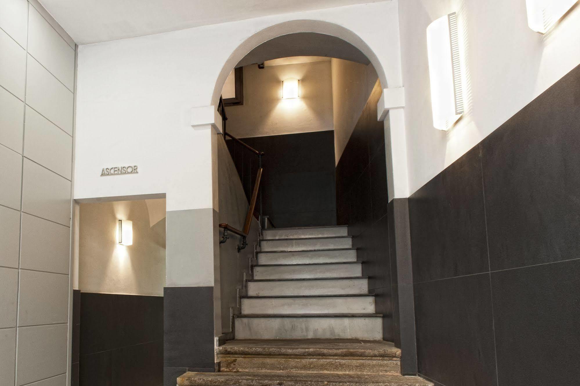 Mh Apartments Liceo Barcelona Kültér fotó