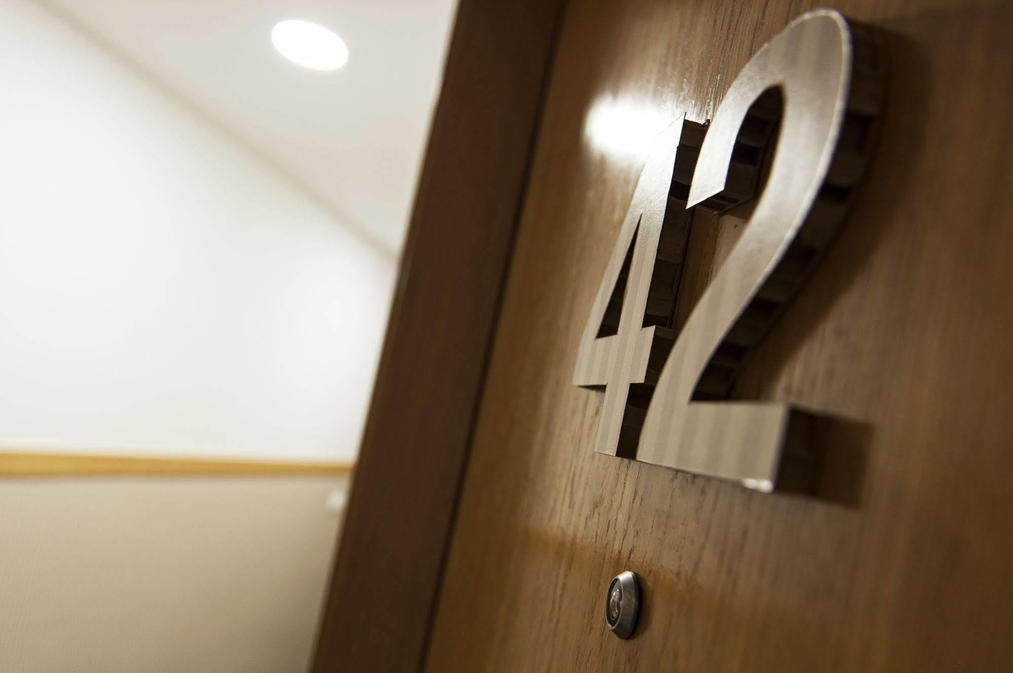 Mh Apartments Liceo Barcelona Kültér fotó