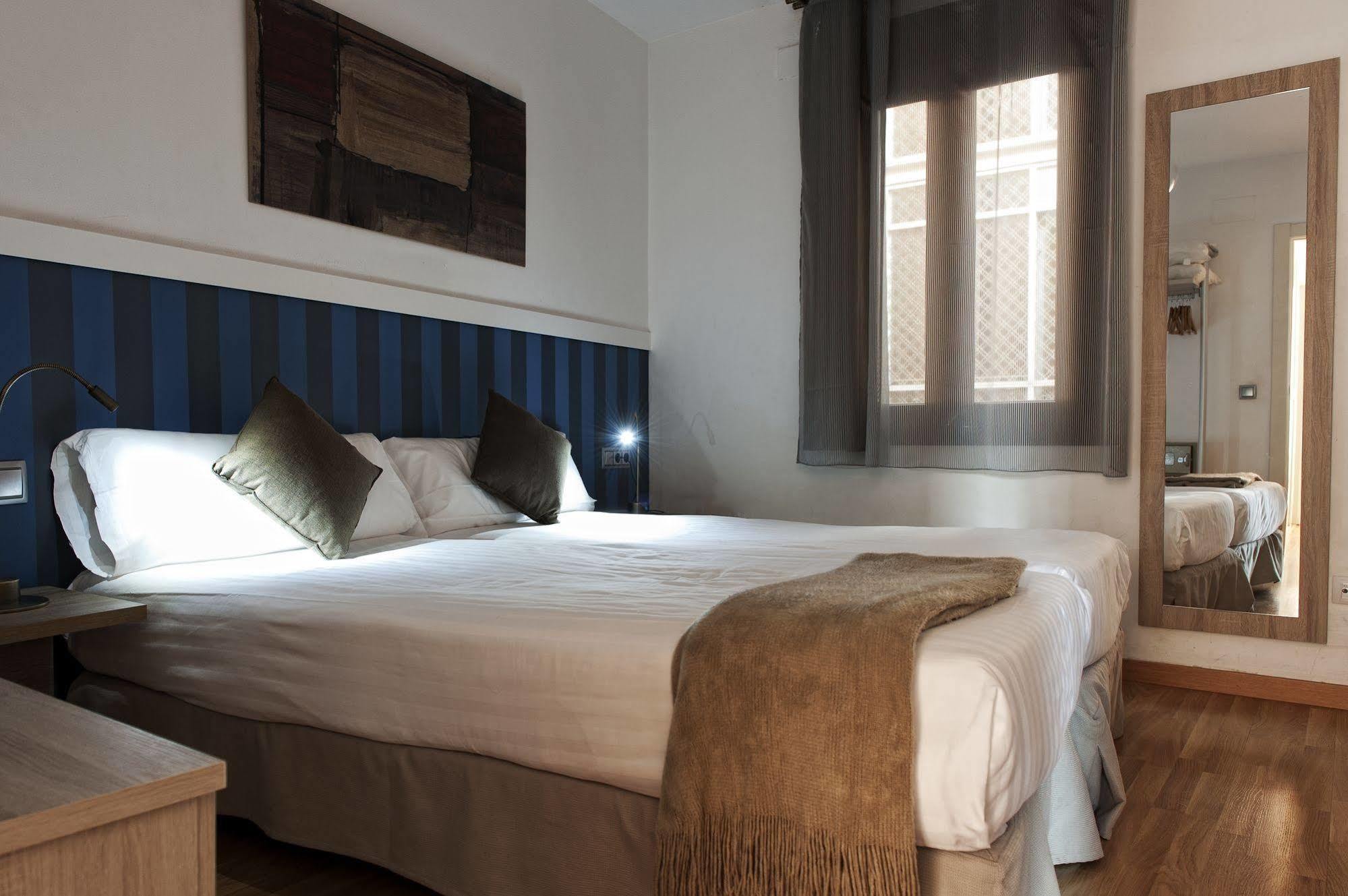 Mh Apartments Liceo Barcelona Kültér fotó