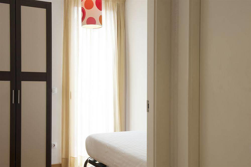 Mh Apartments Liceo Barcelona Kültér fotó
